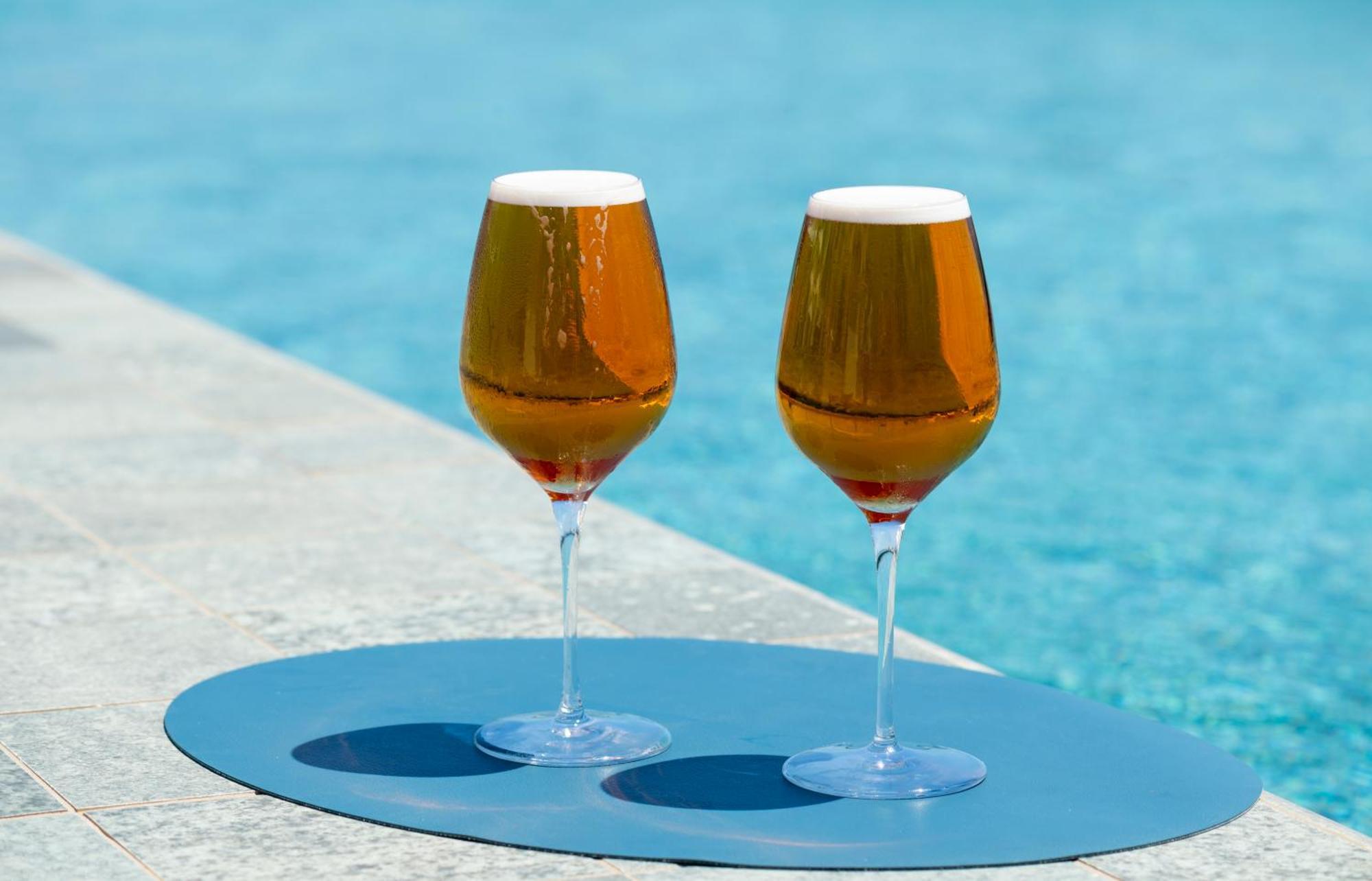 Atzavara Hotel & Spa Santa Susanna Exterior photo Beer in wine glasses