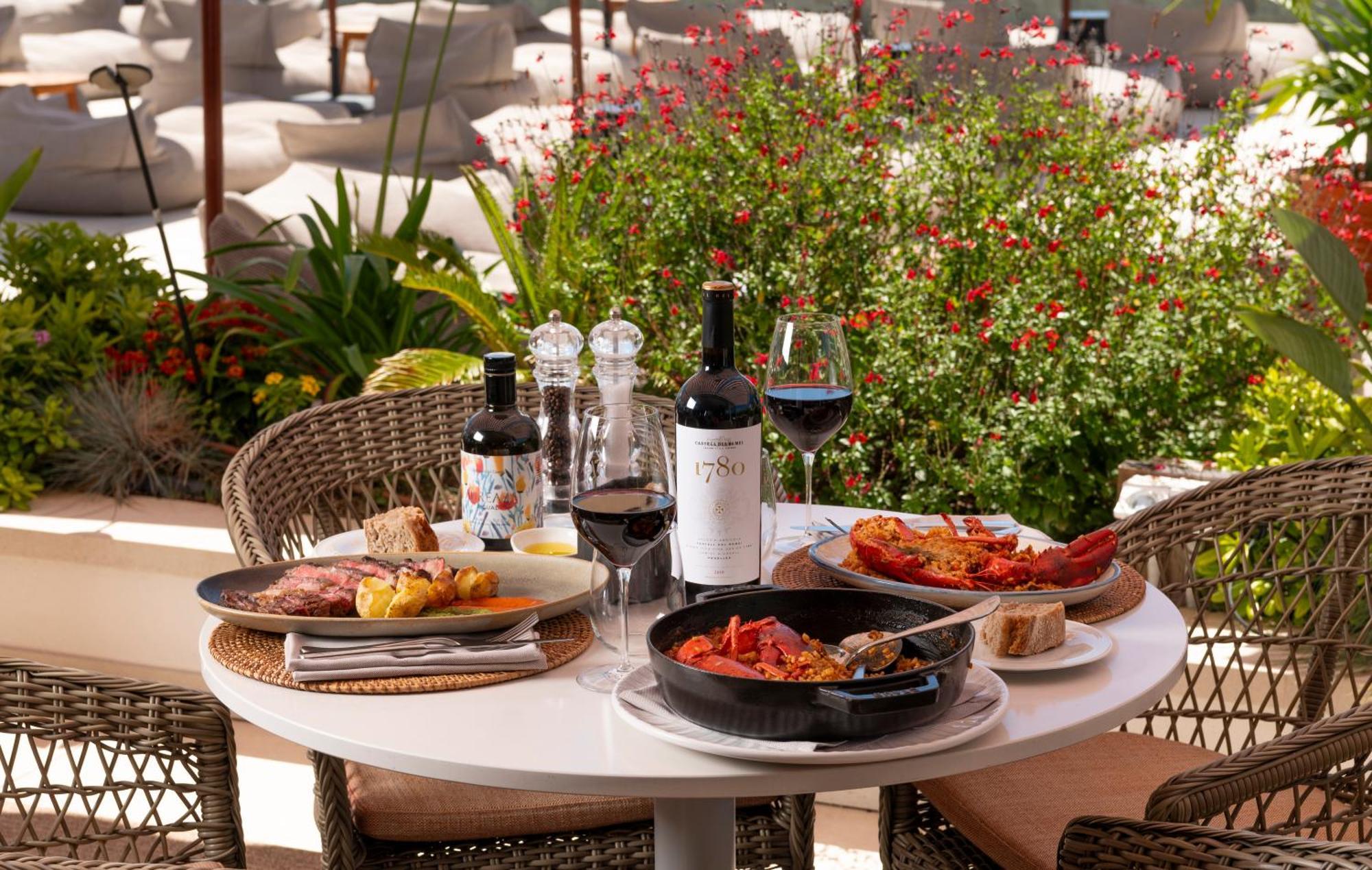 Atzavara Hotel & Spa Santa Susanna Exterior photo Tapas